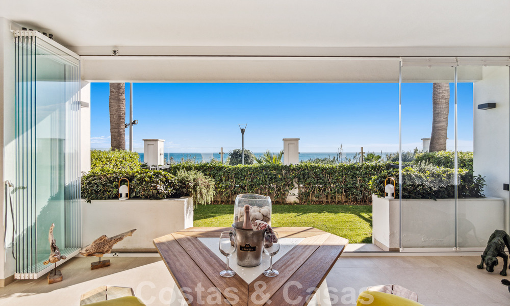 Se vende apartamento listo para entrar a vivir en exclusivo complejo de playa con vistas abiertas al mar a un paso del centro de Estepona 49307