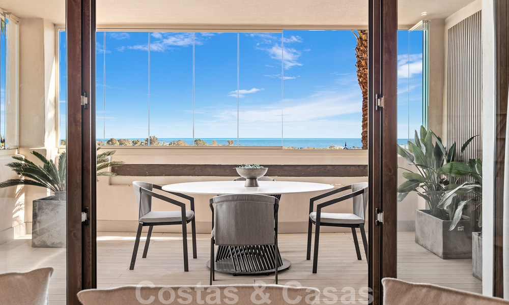 Moderno apartamento reformado en venta, con vistas al mar en complejo cerrado en la Nueva Milla de Oro entre Marbella y Estepona 49535