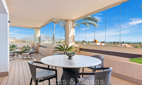 Moderno apartamento reformado en venta, con vistas al mar en complejo cerrado en la Nueva Milla de Oro entre Marbella y Estepona 49555