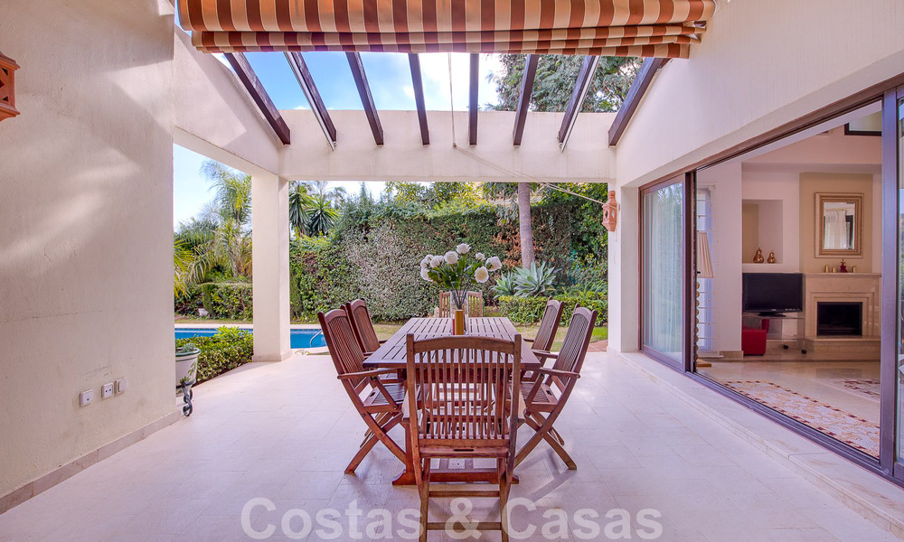 Villa andaluza independiente en venta con gran potencial, situada en una posición elevada rodeada de campos de golf en Benahavis - Marbella 49585