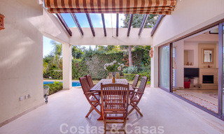 Villa andaluza independiente en venta con gran potencial, situada en una posición elevada rodeada de campos de golf en Benahavis - Marbella 49585 