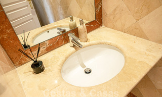 Amplio ático dúplex en venta con vistas al mar, cerca de todos los servicios en la Milla de Oro de Marbella 49626 