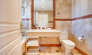 Amplio ático dúplex en venta con vistas al mar, cerca de todos los servicios en la Milla de Oro de Marbella 49635 