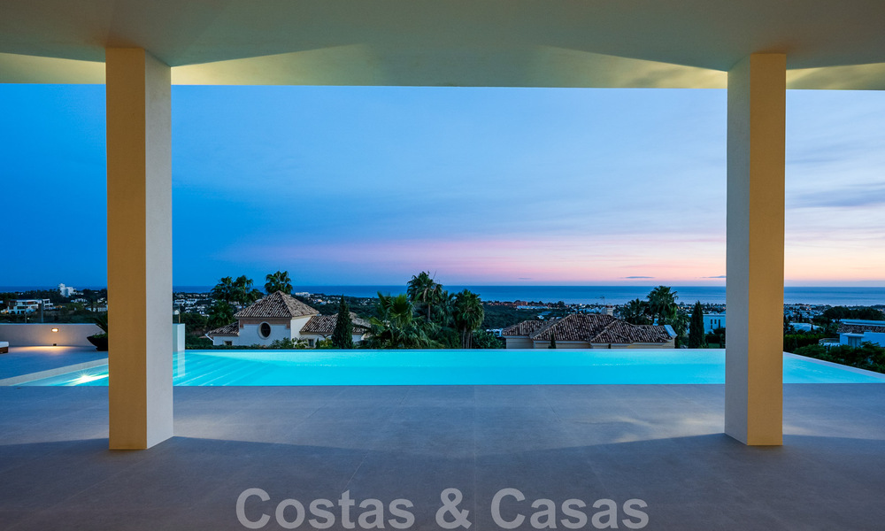 Exclusiva villa de diseño con vistas panorámicas al mar en venta en un resort de golf de cinco estrellas en Marbella - Benahavis 48823