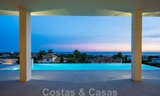 Exclusiva villa de diseño con vistas panorámicas al mar en venta en un resort de golf de cinco estrellas en Marbella - Benahavis 48823 