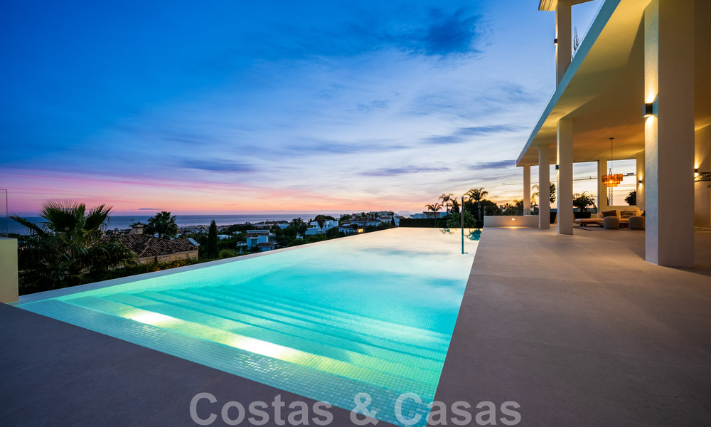 Exclusiva villa de diseño con vistas panorámicas al mar en venta en un resort de golf de cinco estrellas en Marbella - Benahavis 48824