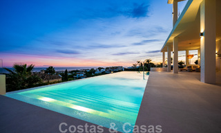 Exclusiva villa de diseño con vistas panorámicas al mar en venta en un resort de golf de cinco estrellas en Marbella - Benahavis 48824 