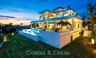 Exclusiva villa de diseño con vistas panorámicas al mar en venta en un resort de golf de cinco estrellas en Marbella - Benahavis 48837 