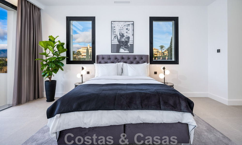 Exclusiva villa de diseño con vistas panorámicas al mar en venta en un resort de golf de cinco estrellas en Marbella - Benahavis 48860