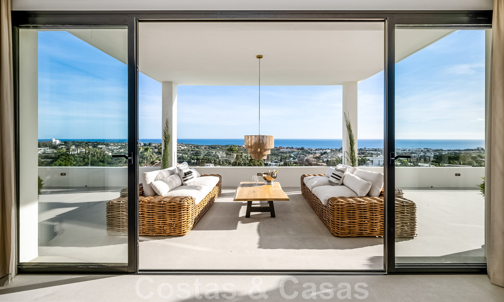 Exclusiva villa de diseño con vistas panorámicas al mar en venta en un resort de golf de cinco estrellas en Marbella - Benahavis 48887