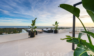 Exclusiva villa de diseño con vistas panorámicas al mar en venta en un resort de golf de cinco estrellas en Marbella - Benahavis 48893 