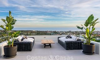 Exclusiva villa de diseño con vistas panorámicas al mar en venta en un resort de golf de cinco estrellas en Marbella - Benahavis 48894 
