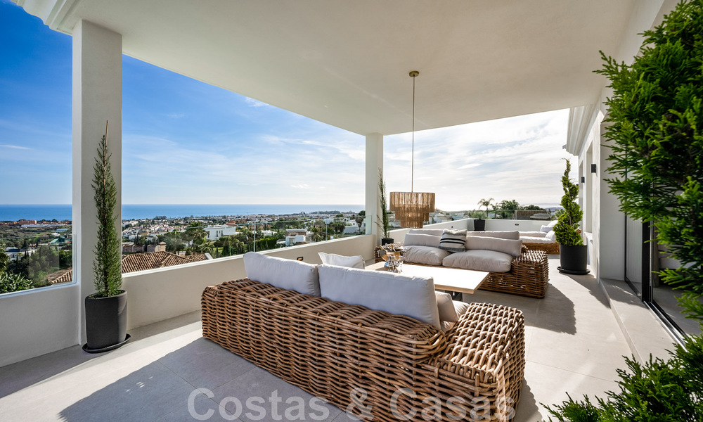 Exclusiva villa de diseño con vistas panorámicas al mar en venta en un resort de golf de cinco estrellas en Marbella - Benahavis 48899
