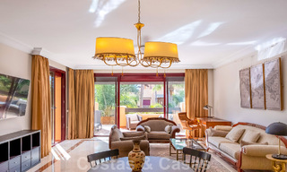 Apartamento de 3 dormitorios en venta en urbanización exclusiva y cerrada en primera línea de playa en San Pedro, Marbella 49654 