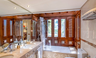 Apartamento de 3 dormitorios en venta en urbanización exclusiva y cerrada en primera línea de playa en San Pedro, Marbella 49659 