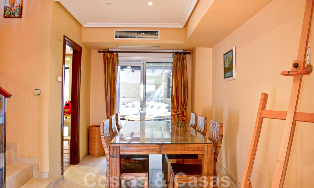 Encantadora casa adosada en venta en complejo en primera línea de playa al este del centro de Marbella 49666