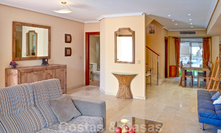 Encantadora casa adosada en venta en complejo en primera línea de playa al este del centro de Marbella 49671 