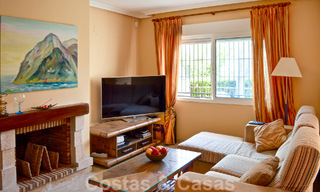 Encantadora casa adosada en venta en complejo en primera línea de playa al este del centro de Marbella 49673 