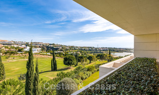 Villa de lujo en primera línea de golf, de un elegante estilo moderno, con impresionantes vistas al golf y al mar en venta en Los Flamingos Golf resort, en Marbella - Benahavis 48947 