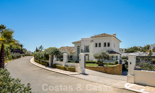 Elegante villa de lujo en venta en una urbanización cerrada en La Quinta, Benahavis - Marbella 50382 