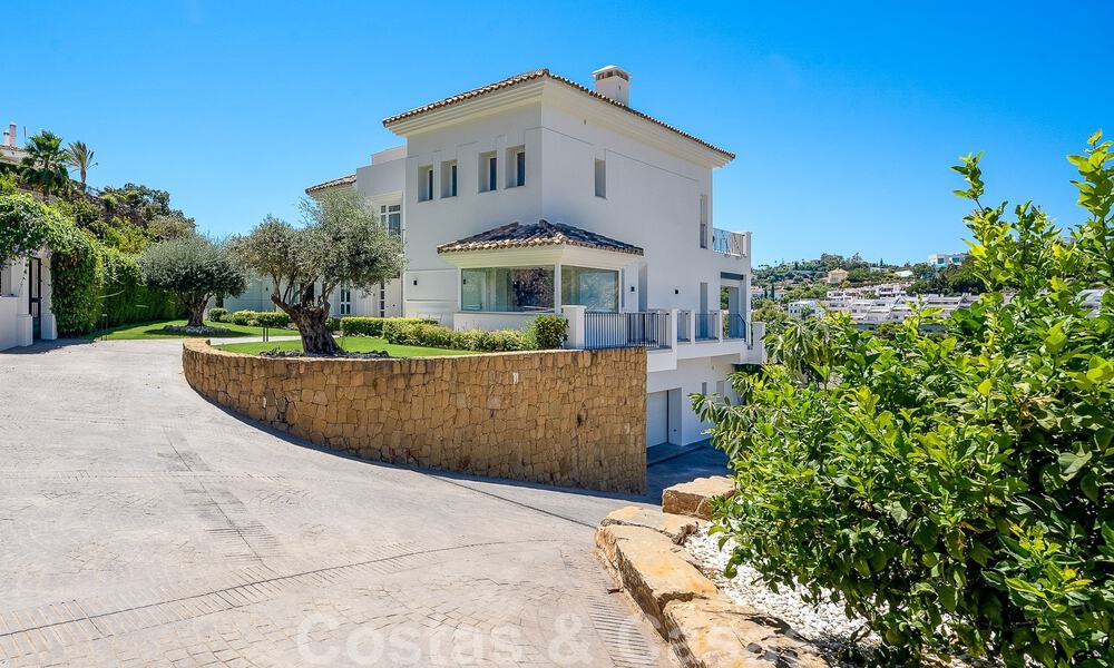 Elegante villa de lujo en venta en una urbanización cerrada en La Quinta, Benahavis - Marbella 50384