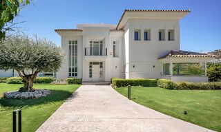 Elegante villa de lujo en venta en una urbanización cerrada en La Quinta, Benahavis - Marbella 50385 