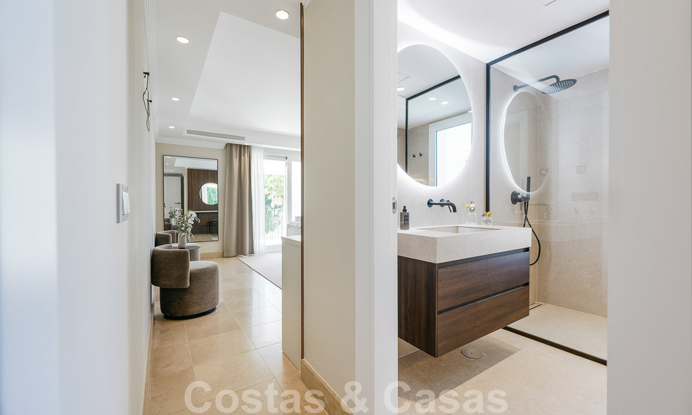 Elegante villa de lujo en venta en una urbanización cerrada en La Quinta, Benahavis - Marbella 50406