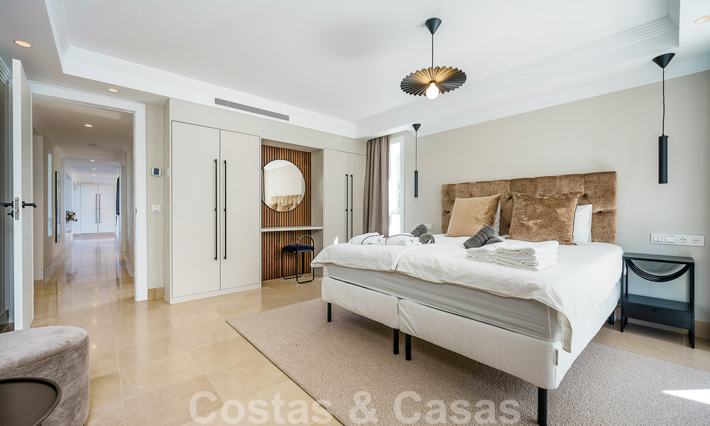 Elegante villa de lujo en venta en una urbanización cerrada en La Quinta, Benahavis - Marbella 50410