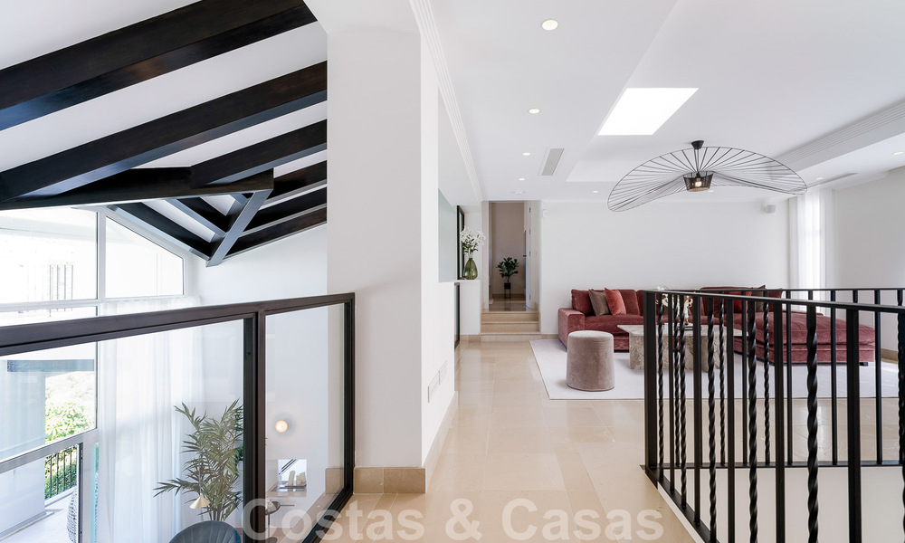 Elegante villa de lujo en venta en una urbanización cerrada en La Quinta, Benahavis - Marbella 50420