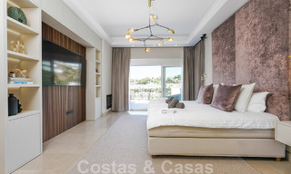 Elegante villa de lujo en venta en una urbanización cerrada en La Quinta, Benahavis - Marbella 50425 