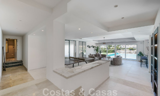 Elegante villa de lujo en venta en una urbanización cerrada en La Quinta, Benahavis - Marbella 50434 
