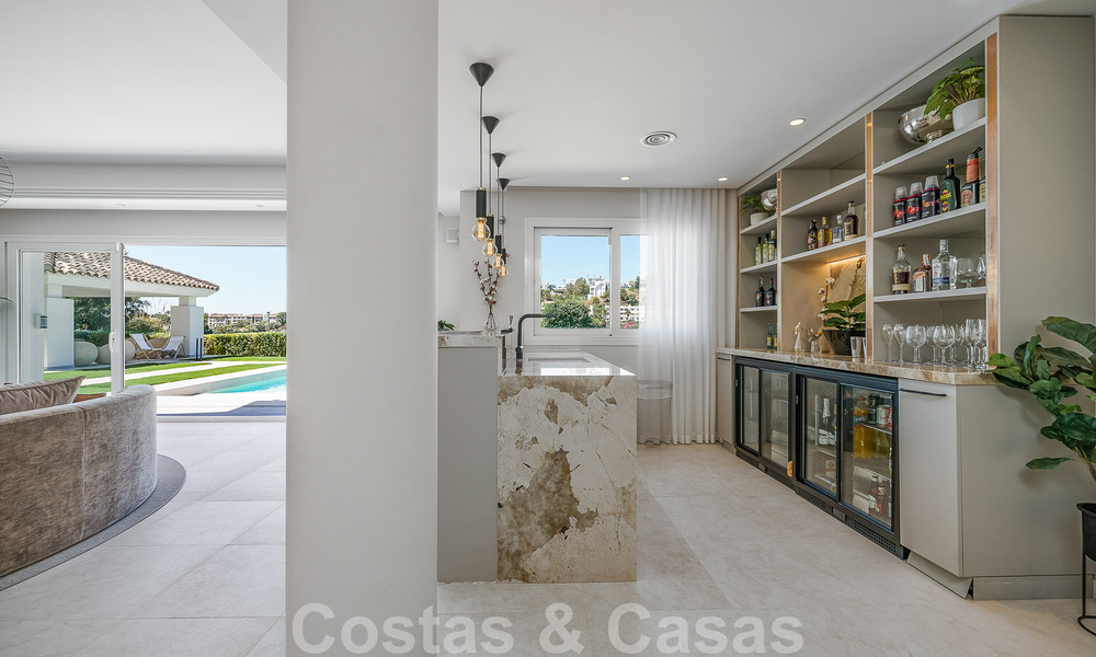 Elegante villa de lujo en venta en una urbanización cerrada en La Quinta, Benahavis - Marbella 50437