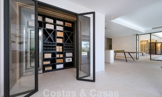Elegante villa de lujo en venta en una urbanización cerrada en La Quinta, Benahavis - Marbella 50439 