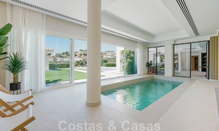 Elegante villa de lujo en venta en una urbanización cerrada en La Quinta, Benahavis - Marbella 50442 