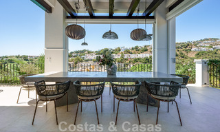 Elegante villa de lujo en venta en una urbanización cerrada en La Quinta, Benahavis - Marbella 50454 