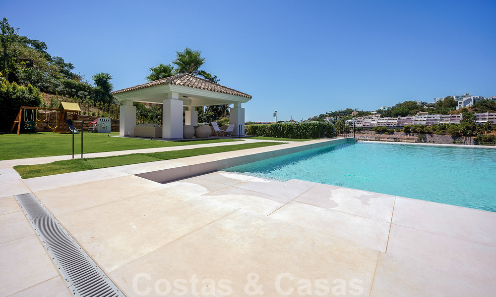Elegante villa de lujo en venta en una urbanización cerrada en La Quinta, Benahavis - Marbella 50463