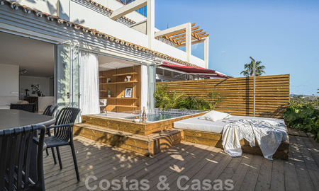 2 exclusivos apartamentos en venta con amplia terraza, piscina privada y vistas a La concha en Nueva Andalucia, Marbella 50100