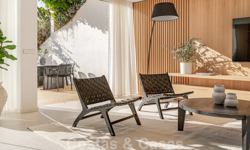 2 exclusivos apartamentos en venta con amplia terraza, piscina privada y vistas a La concha en Nueva Andalucia, Marbella 50102