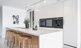 2 exclusivos apartamentos en venta con amplia terraza, piscina privada y vistas a La concha en Nueva Andalucia, Marbella 50107 