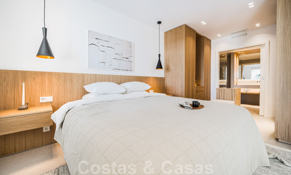 2 exclusivos apartamentos en venta con amplia terraza, piscina privada y vistas a La concha en Nueva Andalucia, Marbella 50113