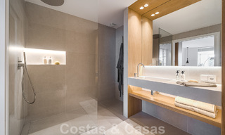 2 exclusivos apartamentos en venta con amplia terraza, piscina privada y vistas a La concha en Nueva Andalucia, Marbella 50115 