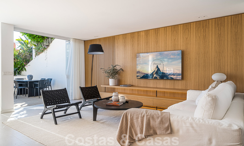 2 exclusivos apartamentos en venta con amplia terraza, piscina privada y vistas a La concha en Nueva Andalucia, Marbella 50118