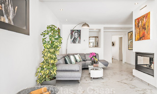Lista para entrar a vivir. Villa de una planta en venta con 4 dormitorios, a 400m de la playa en Marbella - Estepona 50008 