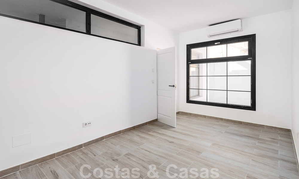 Magnífica casa adosada en venta a poca distancia de todos los servicios en el pintoresco casco antiguo de Estepona 49872