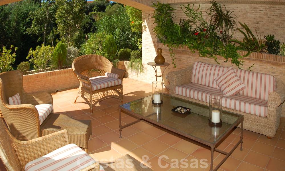 Apartamentos y áticos de lujo cerca de la playa en venta, Marbella - Estepona. 25993