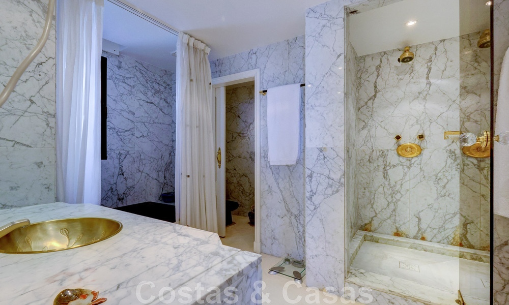 Gigantesco ático dúplex en venta con impresionantes vistas al mar en primera línea de playa en el puerto deportivo de Puerto Banús, Marbella 49113