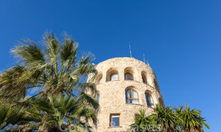 Gigantesco ático dúplex en venta con impresionantes vistas al mar en primera línea de playa en el puerto deportivo de Puerto Banús, Marbella 49126 