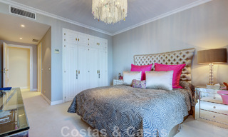 Gigantesco ático dúplex en venta con impresionantes vistas al mar en primera línea de playa en el puerto deportivo de Puerto Banús, Marbella 49134 