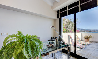 Gigantesco ático dúplex en venta con impresionantes vistas al mar en primera línea de playa en el puerto deportivo de Puerto Banús, Marbella 49148 