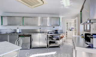 Gigantesco ático dúplex en venta con impresionantes vistas al mar en primera línea de playa en el puerto deportivo de Puerto Banús, Marbella 49161 